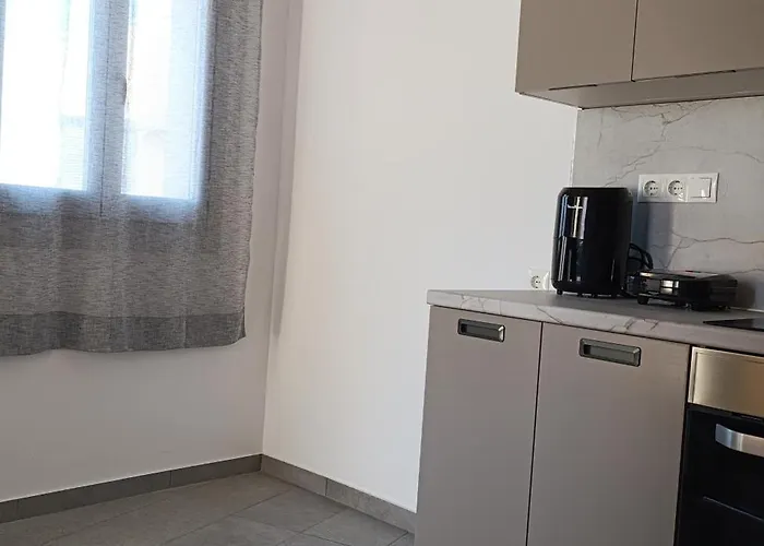 Lais In The Old Square Of Lejlighed